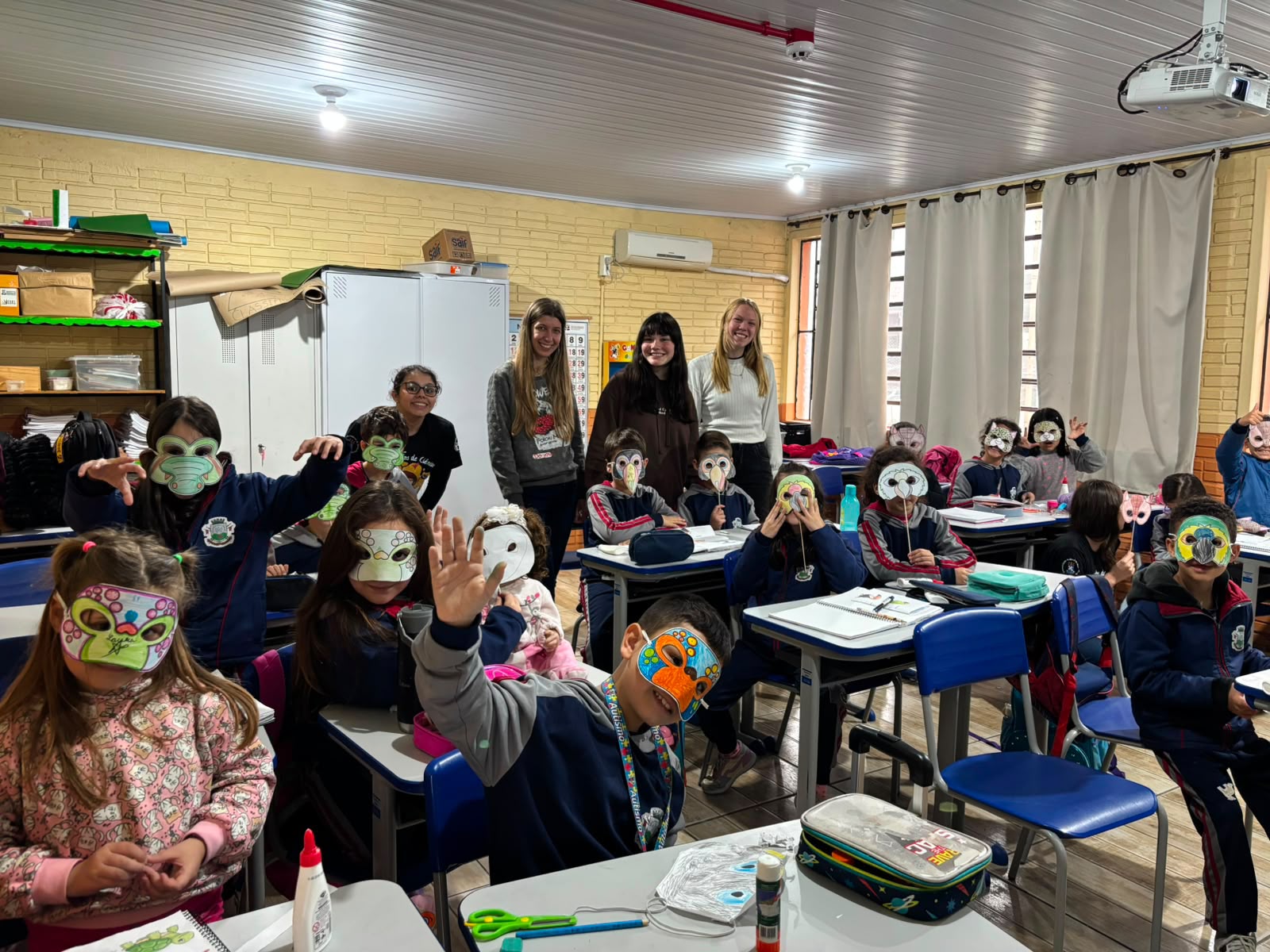 Foto com a turma.jpg
